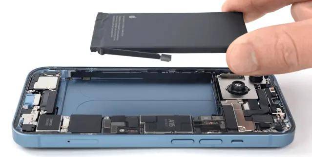 华为手机电池 更换:可拆卸电池要回归了？欧洲拟立法让手机消费者“轻松”地更换电池