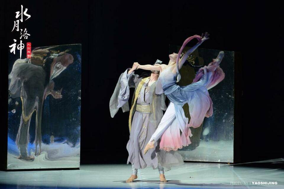 传统舞蹈小苹果儿童版音乐:重庆大剧院超40场演出迎春来-第2张图片-太平洋在线下载