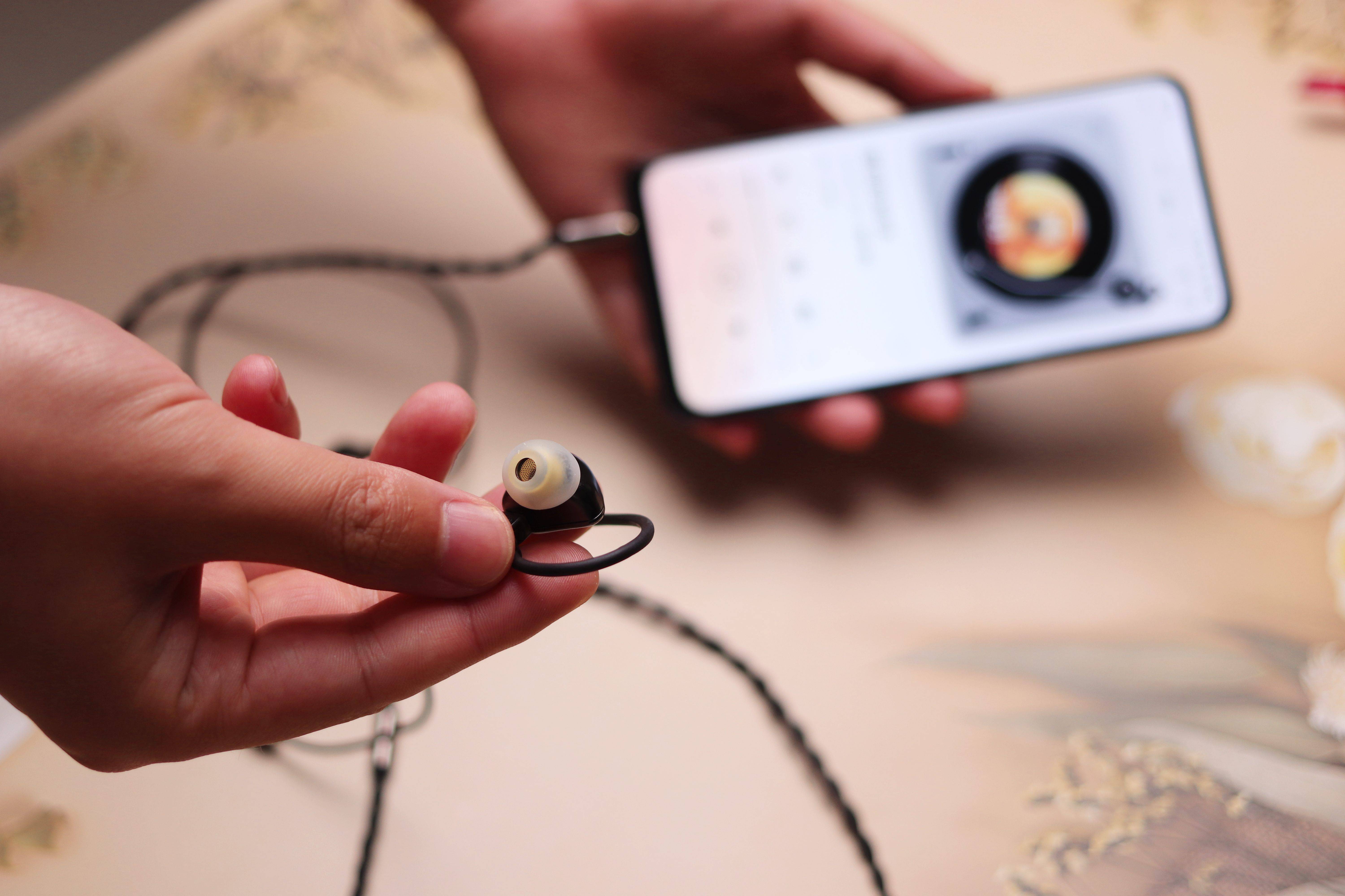 外版苹果有线耳机:享受一场百元HIFI有线耳机带来的音乐盛宴！耳机发烧友用了都说好